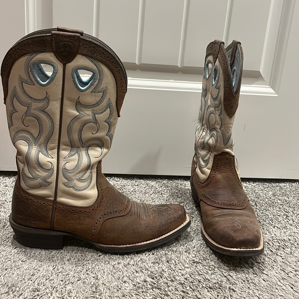 Ariat cowgirl boots